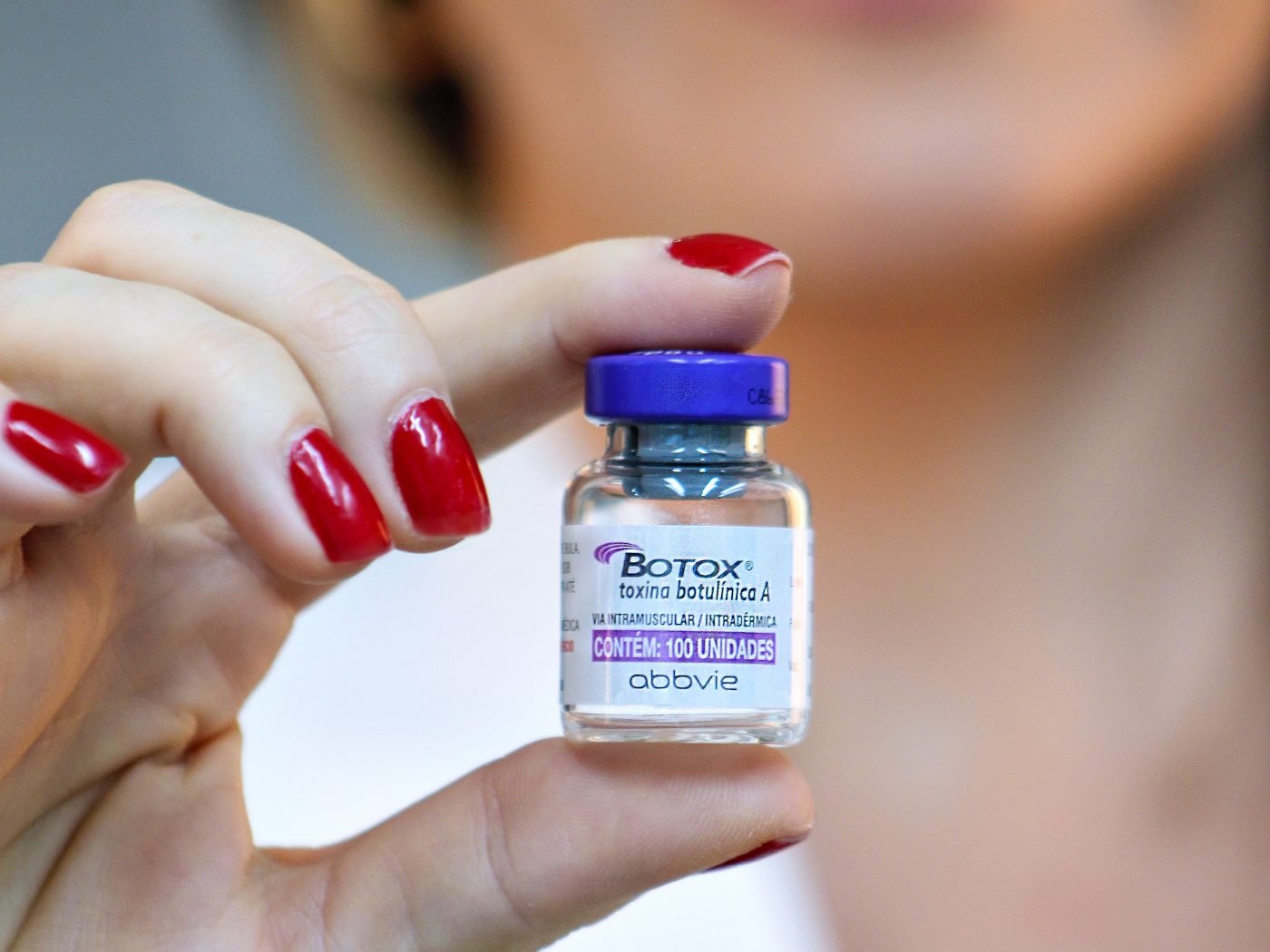 Aplicação de toxina botulínica no Instituto IOIS